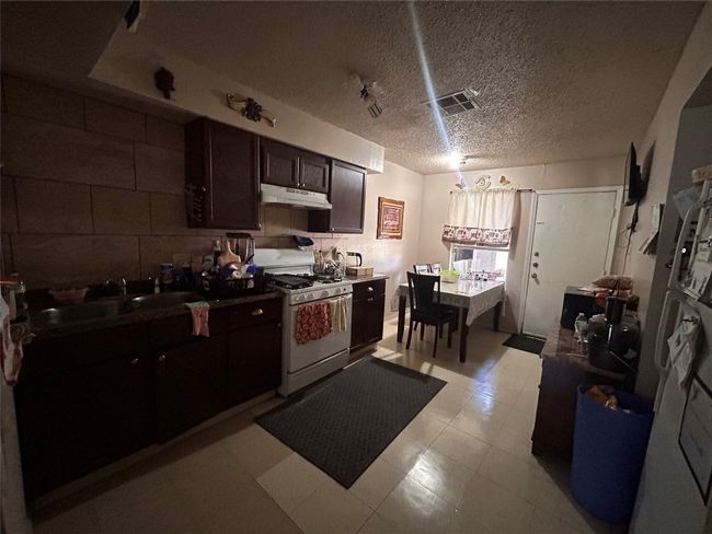 Side A - Kitchen | Image 10
