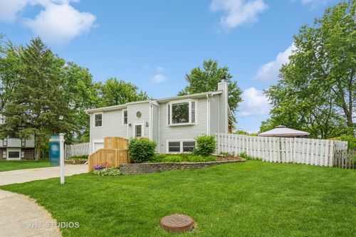 898 Shorewood Dr, Bartlett, IL, 60103-4756 | Card Image