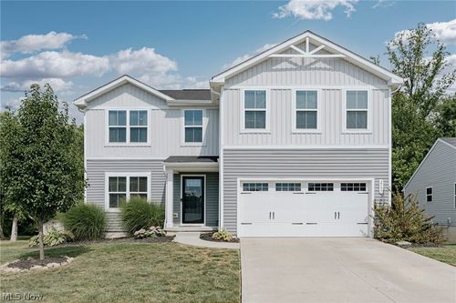 2595 Bishop Oval, Barberton, OH, 44203-3908 | Card Image