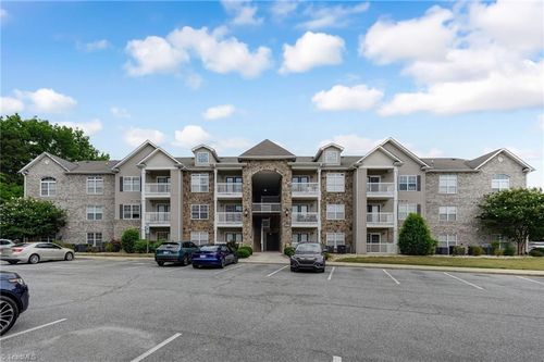306-7104 W Friendly Avenue, Greensboro, NC, 27410 | Card Image