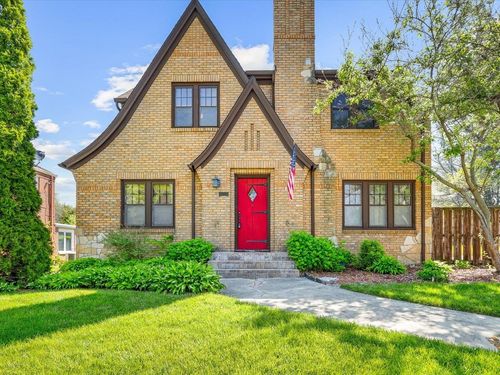 117 N Highland Ave, ROCKFORD, IL, 61107-4340 | Card Image