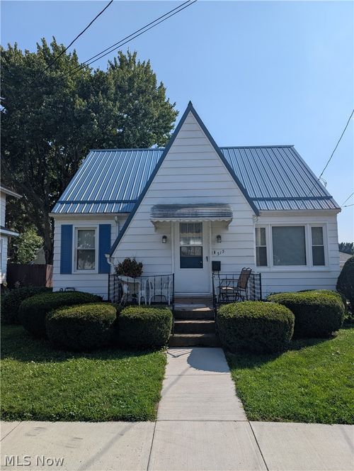 313 E Line St, Minerva, OH, 44657-1720 | Card Image