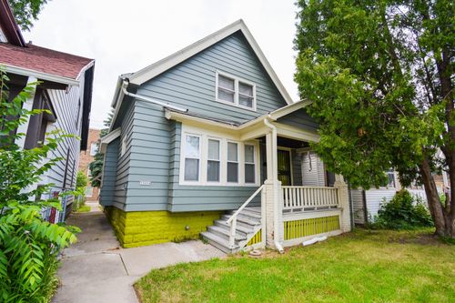 3205 N 35th St, Milwaukee, WI, 53216-3707 | Card Image