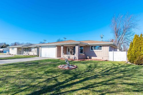 11437 Forrer Dr, Sterling Heights, MI, 48312-5040 | Card Image