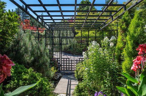 1093 Ash St, Campbell River, BC, V9W1G6 | Card Image