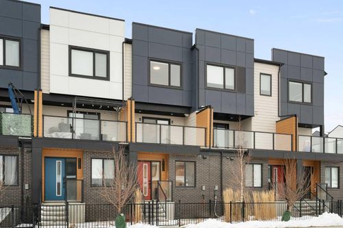 8528 21 Ave Se, Calgary, AB, T2A7W8 | Card Image