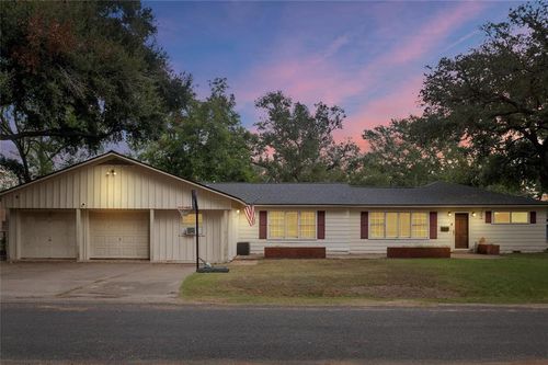 702 Avenue J, El Campo, TX, 77437-3840 | Card Image