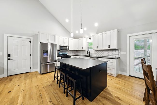 34 Tilly Ln, Home with 3 bedrooms, 2 bathrooms and 2 parking in Ellijay GA | Image 7