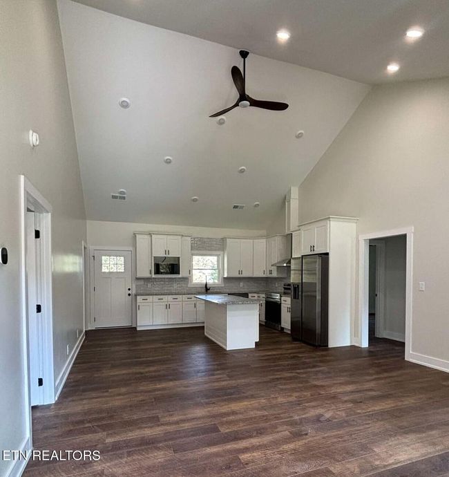 136 Log Ln, House other with 4 bedrooms, 3 bathrooms and null parking in Jacksboro TN | Image 5