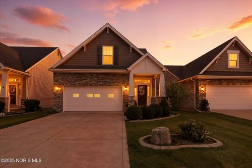 8904 Park Lake Cir, Sylvania, OH, 43560-9018 | Card Image