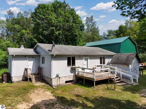 3850 N 25 Rd, Mesick, MI, 49668-9734 | Card Image