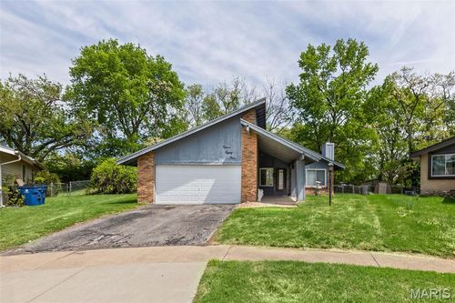 1284 Kew Gardens Dr, Florissant, MO, 63031-1541 | Card Image