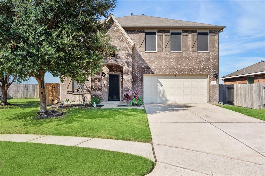 Bailey Ln, Alvin, TX 77511