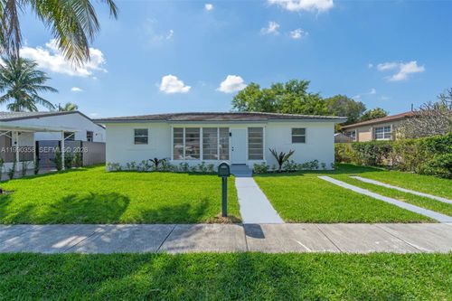 110 Ne 171st St, North Miami Beach, FL, 33162 | Card Image