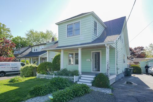 662 Milford Point Rd, Milford, CT, 06460-5142 | Card Image
