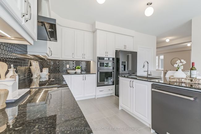 799 Apple Terr, House other with 5 bedrooms, 4 bathrooms and 2 parking in Milton ON | Image 14