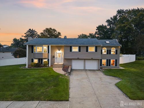 6 Sherry Rd, East Brunswick, NJ, 08816-1416 | Card Image