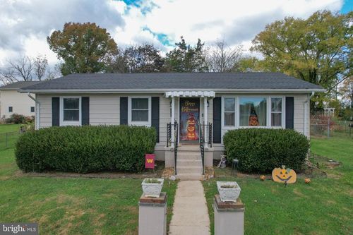 106 S Mcdonald St, RANSON, WV, 25438-1028 | Card Image