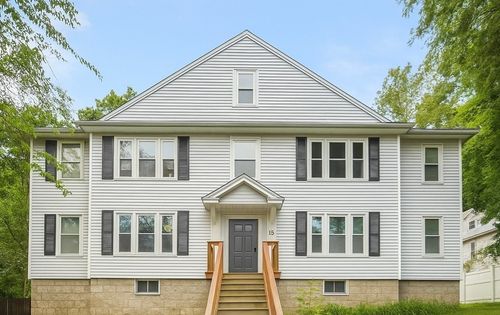 15 Circuit Ave E, Worcester, MA, 01603-2160 | Card Image