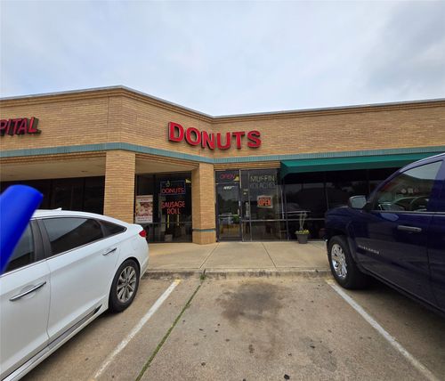 2646 William D Tate Ave, Grapevine, TX, 76051-3921 | Card Image