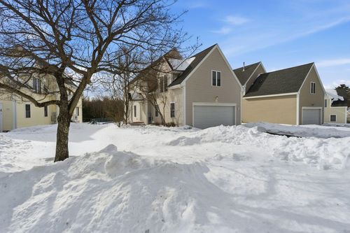 77 Barbara Ln, Hudson, NH, 03051-3769 | Card Image