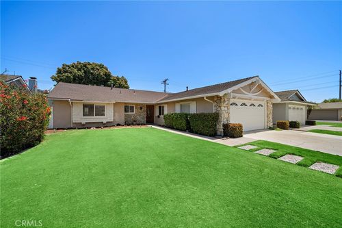 18452 Tamarind St, Fountain Valley, CA, 92708-5832 | Card Image