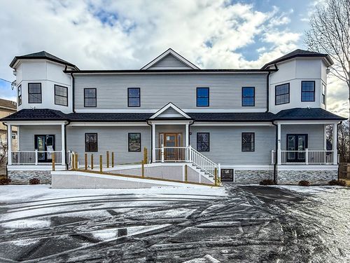 92 Winthrop St, Framingham, MA, 01702-6900 | Card Image