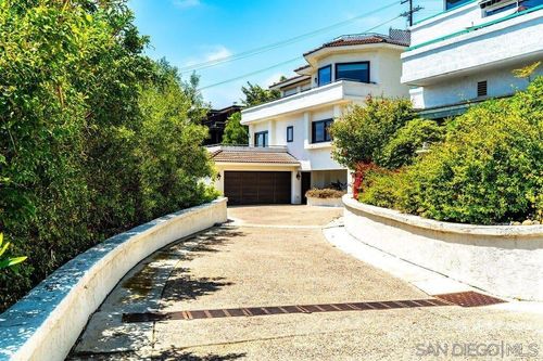 2110 Locust St, San Diego, CA, 92106-1647 | Card Image