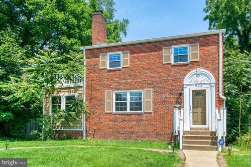933 22nd St S, ARLINGTON, VA, 22202-2624 | Card Image