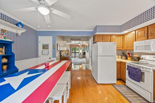 18-1015 Hancock Cir, Harrodsburg, KY, 40330-8820 | Card Image