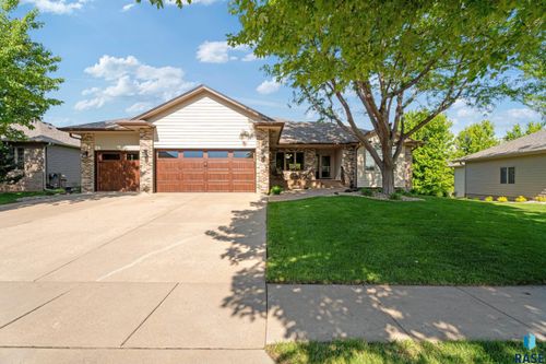 2621 S Rutgers Ave, Sioux Falls, SD, 57106-4401 | Card Image