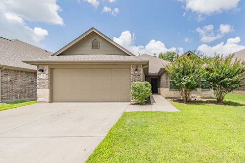 1113 Vintage Ave, Gainesville, TX, 76240-5944 | Card Image