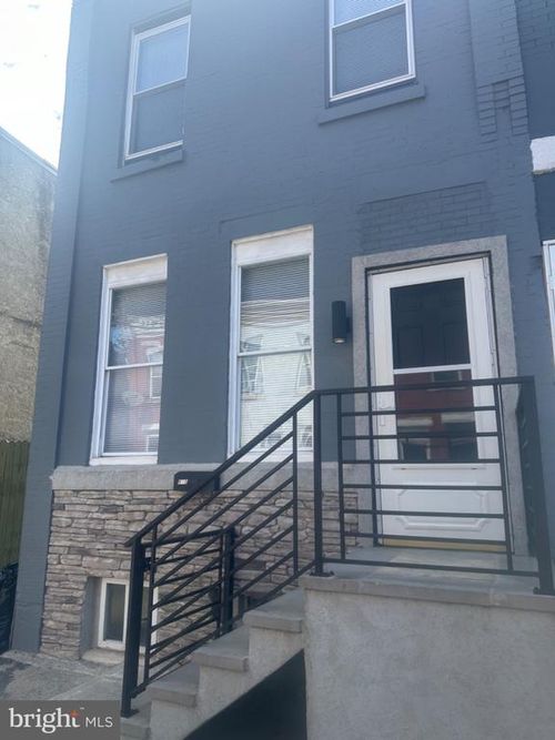 810 W Birch Street, PHILADELPHIA, PA, 19133 | Card Image