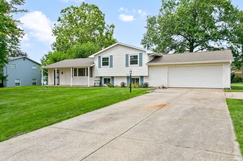 18135 Heatherfield Drive, South Bend, IN, 46637-4338 | Card Image