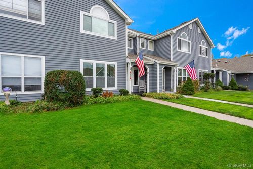 824 Birchwood Park Dr, Middle Island, NY, 11953-2602 | Card Image