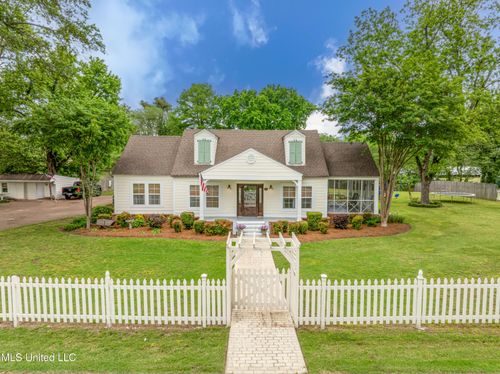 9110 Second St, Walls, MS, 38680-9792 | Card Image