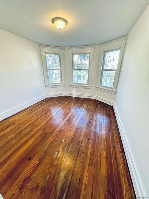 1-65 Green St, Kingston, NY, 12401-4449 | Card Image