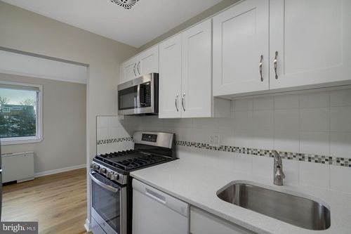 207-3515 Washington Blvd, ARLINGTON, VA, 22201-4523 | Card Image