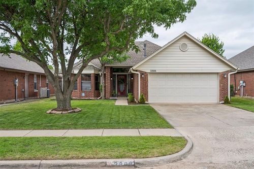 2808 Victoria Dr, Norman, OK, 73072-2231 | Card Image