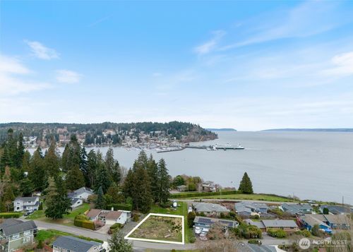 24700 Taree Blvd Ne, Kingston, WA, 98346-8208 | Card Image