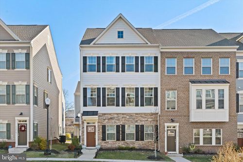 9354 Barnes Loop, MANASSAS, VA, 20110-6205 | Card Image