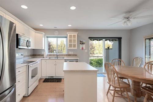 16-920 Brulette Pl, Mill Bay, BC, V8H1J1 | Card Image