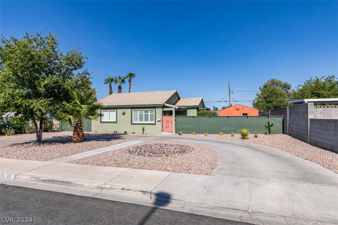 Barnard Dr, Las Vegas, NV 89102