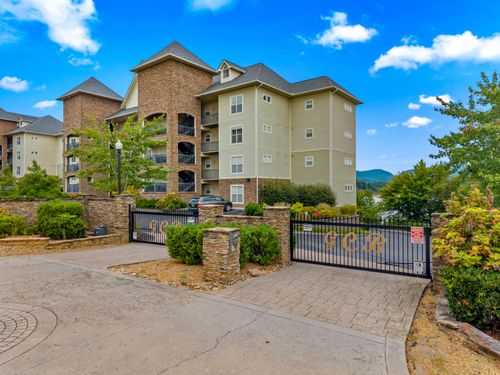 424 Sandpiper Ln, Bean Station, TN, 37708-5236 | Card Image