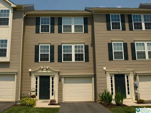 1073 Sparrow Way, Upper Macungie Twp, PA, 18031 | Card Image