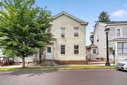 34 2nd St, Waterford, NY, 12188-2531 | Card Image