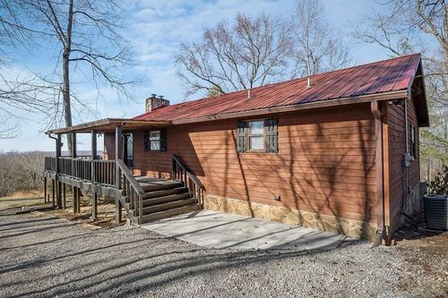 7927 Rocky Point Rd, Cookeville, TN, 38506-8557 | Card Image