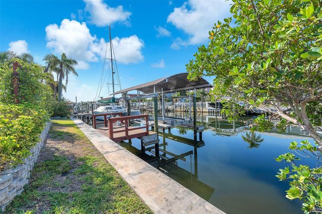 1012 Spindle Palm Way, House other with 3 bedrooms, 2 bathrooms and null parking in APOLLO BEACH FL | Image 5