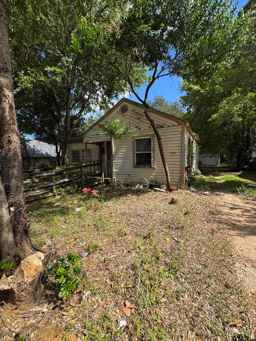 1807 N Church Ave, Tyler, TX, 75702-3459 | Card Image