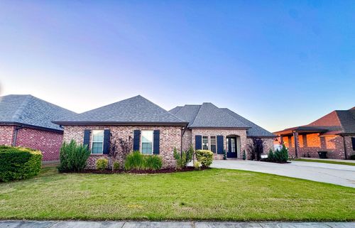 326 Ravensaide Dr, Houma, LA, 70360-8370 | Card Image
